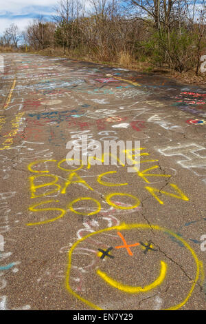 Alten Route 61 oder Graffiti-Autobahn in Centralia, Pennsylvania, wo ein Bergwerk-Feuer, das im Jahre 1962 begann bis zum heutigen Tag brennt weiter. Stockfoto