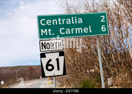 Zeichen-post für Centralia, PA auf Route 61, wo eine Mine-Feuer, das im Jahre 1962 begann bis zum heutigen Tag brennt weiter. Stockfoto