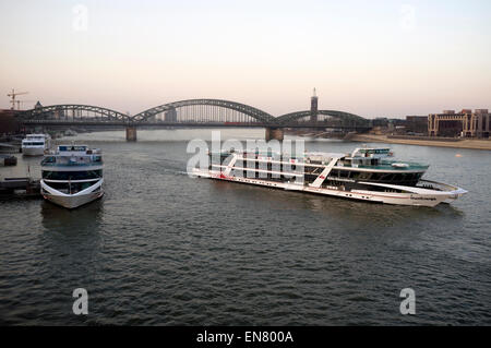 KD RheinEnergie Fluss Rhein Kreuzer, Köln. Stockfoto