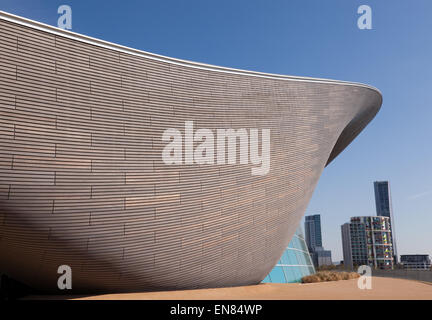 Nahaufnahme eines Teils der London Aquatics Centre, in der Queen Elizabeth II Olympic Park, Stratford. Stockfoto