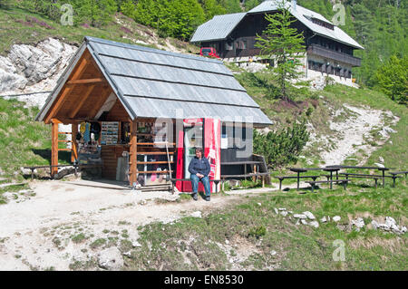 Berg Stall Lepena Canon, (Tal) durchzogen Nationalpark Triglav, Julischen Alpen, Goriska Region, Slowenien, Europa, Stockfoto