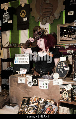 Die Liga der Steam Ellie Copperbottom (Sheyne Fleischer) ihre Steampunk waren bei Stan Lee Comikaze in Los Angeles zu verkaufen. Stockfoto