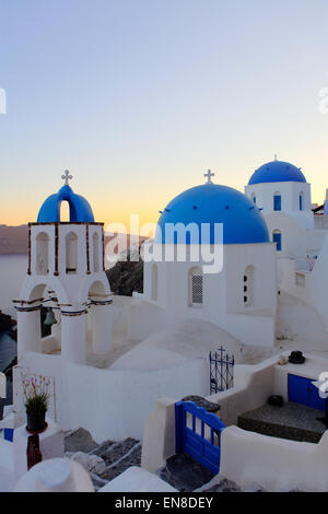 Traditionelle Kirche in Oia, Santorini, Griechenland Stockfoto