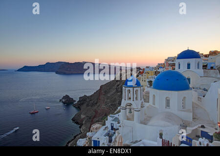 Traditionelle Kirche in Oia, Santorini, Griechenland Stockfoto