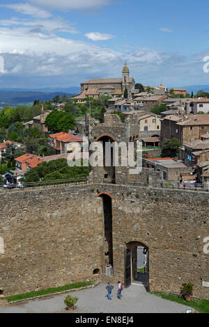 Blick auf Montalcino, Toskana, Italien Stockfoto