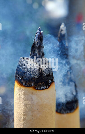 Räucherstäbchen brennen in Malacca, Malaysia Stockfoto