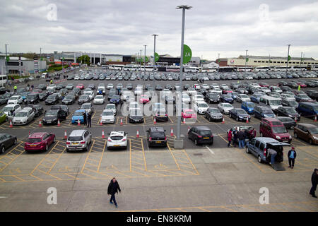 Parkplatz mit Behinderten Parkplätze im Wembley-Stadion London UK Stockfoto