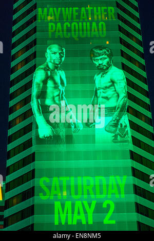 Las Vegas, Nevada, USA. 28. April 2015. Ein Zeichen im MGM Grand wirbt über den Floyd Mayweather und Manny Pacquiao Kampf am 28. April 2015 in Las Vegas, der Kampf voraussichtlich 2. Mai 2015 Credit: Yaacov Dagan/Alamy Live News Stockfoto