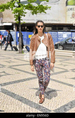 Caroline Gaspar posiert auf der Straße in Lissabon, Portugal - 17. April 2015 - Foto: Start-und Landebahn Manhattan/Celine Gaille (nur zur redaktionellen Nutzung) / picture Alliance Stockfoto