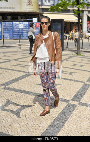 Caroline Gaspar posiert auf der Straße in Lissabon, Portugal - 17. April 2015 - Foto: Start-und Landebahn Manhattan/Celine Gaille (nur zur redaktionellen Nutzung) / picture Alliance Stockfoto