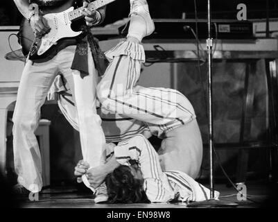 Die Rolling Stones Konzert in Hemisfair Plaza Arena & Convention Center, San Antonio, Texas. Mick Jagger auf der Bühne. 4. Juni 1975. Stockfoto