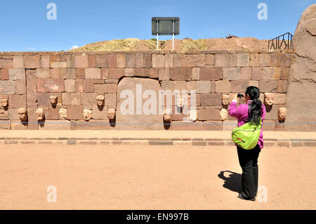 Tiwanaku, (Spanisch: Tiahuanaco und Tiahuanacu), wichtige präkolumbische archäologische Stätte im westlichen Bolivien. Stockfoto