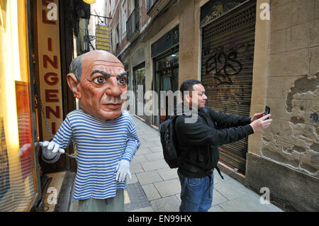 Shop El Ingenio, mit Picasso Figur, Gothic, Ciutat Vella Bezirk, Barcelona, Katalonien, Spanien Stockfoto