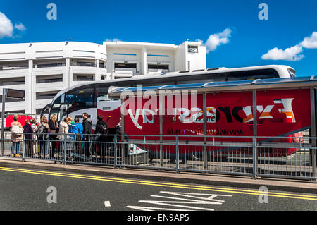 Flughafen Dublin, Irland. 30. April 2015. Eine 48-Stunden Streik von Dublin Bus und Bus Eireann Fahrer beginnt ab Mitternacht heute. Der Streik wird Dienstleistungen in Dublin und im ganzen Land während der belebten Feiertagswochenende Einhalt zu Gebieten. Bildnachweis: Richard Wayman/Alamy Live-Nachrichten Stockfoto