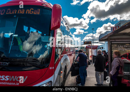 Flughafen Dublin, Irland. 30. April 2015. Eine 48-Stunden Streik von Dublin Bus und Bus Eireann Fahrer beginnt ab Mitternacht heute. Der Streik wird Dienstleistungen in Dublin und im ganzen Land während der belebten Feiertagswochenende Einhalt zu Gebieten. Bildnachweis: Richard Wayman/Alamy Live-Nachrichten Stockfoto