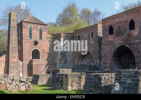 England, Shropshire, viktorianischen Hügelstadt Blists Hochofen Gebäude Stockfoto