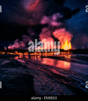 Glühende Lava aus der Eruption des Holuhraun Riss, in der Nähe der Vulkan Bardarbunga, Island. Stockfoto
