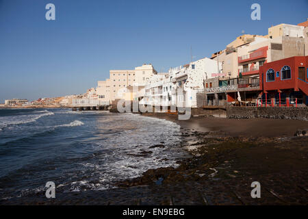 Strand und das Dorf El Medano, Granadilla de Abona, Teneriffa, Kanarische Inseln, Spanien, Europa Stockfoto