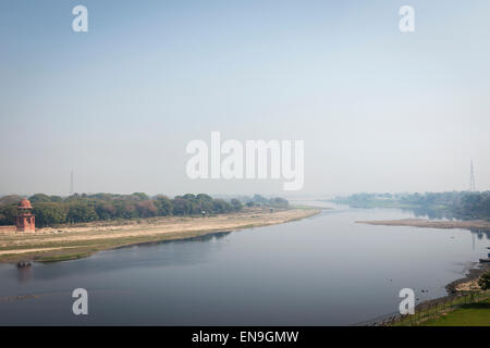 Yamuna Fluß gesehen von Taj Mahal, Agra, Indien Stockfoto