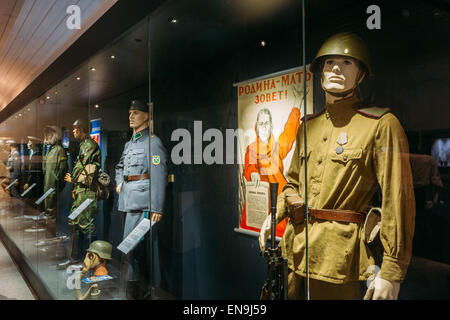 HELSINKI, Finnland - 28. Juli 2014: Die Ausstellung in der militärischen Museen Manege auf Festung Insel von Suomenlinna Stockfoto