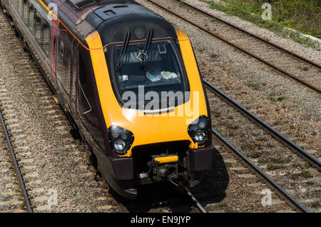 Ein Klasse 221 Super Voyager Zug betrieben von Jungfrau-Züge, England, UK Stockfoto