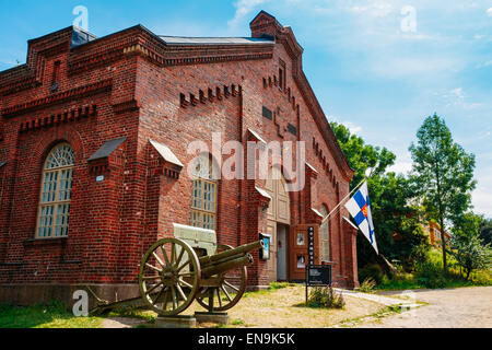 HELSINKI, Finnland - 28. Juli 2014: Militär Museen Manege Gebäude auf Festung Insel Suomenlinna Stockfoto