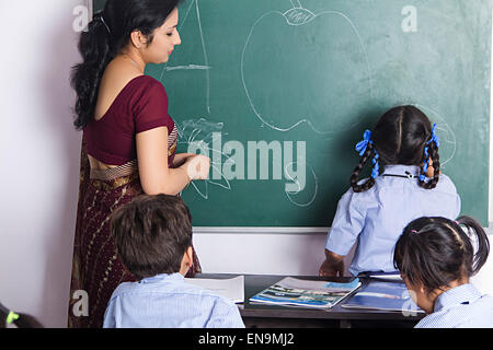indische Lehrer Kinder Schüler Unterricht Stockfoto
