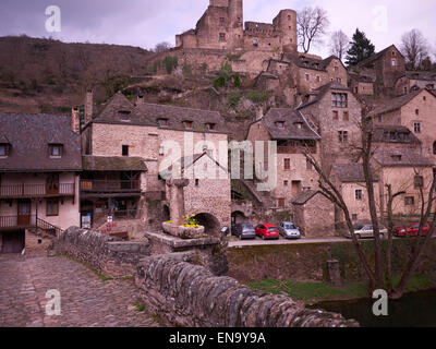 Belcastel im Département Aveyron der französischen Midi-Pyrénées Region. Stockfoto