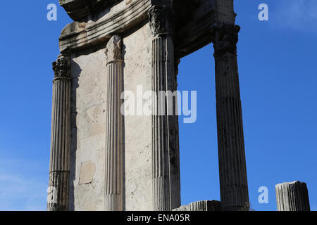 Italien. Rom. Das Forum Romanum. Tempel der Vesta. Römischen alten Reich. Stockfoto