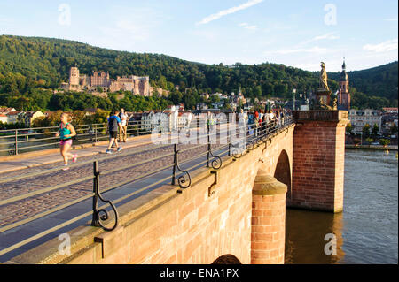 Alte Brücke, Schloss, Heidelberg, Baden-Württemberg, Deutschland | Heidelberg, alte Brücke, Fluss Neckar, Deutschland Stockfoto