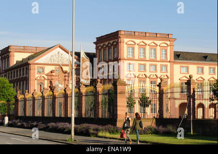 Schloss Mannheim, Mannheim, Baden-Württemberg, Deutschland | Schloss Schloss Mannheim, Mannheim, Baden-Württemberg, Deutschland Stockfoto