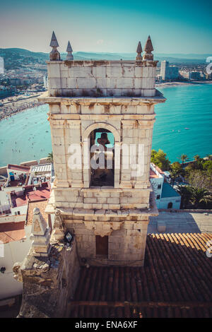 Glockenturm, Penyscola Dorfansichten von der Burg, Provinz Valencia, Spanien Stockfoto