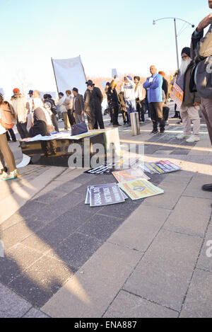 Eine Gruppe von rund 100 Demonstranten Sikh inszenierte eine Demonstration in der Nähe auf der Princes Gate, einen kurzen Spaziergang vom wo Modi festgelegt ist Stockfoto