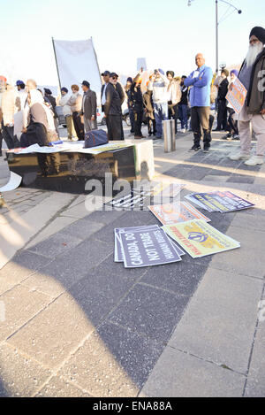 Eine Gruppe von rund 100 Demonstranten Sikh inszenierte eine Demonstration in der Nähe auf der Princes Gate, einen kurzen Spaziergang vom wo Modi festgelegt ist Stockfoto