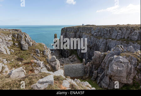 Kapelle St. Govan, Pembrokeshire Coast National Park, Wales, Vereinigtes Königreich Stockfoto