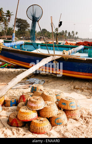 Fischerboot am Strand Colva, Goa. Stockfoto