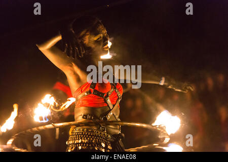 Edinburgh, Schottland. 30. April 2015. Darsteller auf der weltberühmten Beltane Fire Festival in Edinburgh, an der alten keltischen Feier teilnehmen. Bildnachweis: Richard Dyson/Alamy Live-Nachrichten Stockfoto