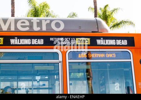 Ein Los Angeles Metro-Bus in Burbank, Kalifornien auf dem Weg zum Sherman Oaks Stockfoto