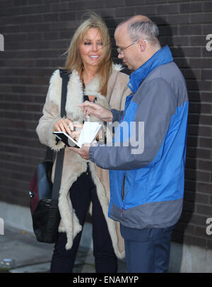 Carol Vorderman außerhalb ITV Studios mit: Carol Vorderman wo: London, Vereinigtes Königreich bei: 27. Oktober 2014 Stockfoto