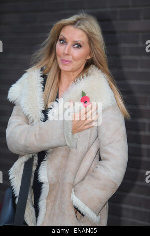 Carol Vorderman außerhalb ITV Studios mit: Carol Vorderman wo: London, Vereinigtes Königreich bei: 27. Oktober 2014 Stockfoto