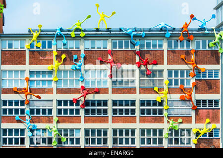 Flossis-Figuren, Roggendorf-Haus, Medien Hafen, Düsseldorf, Nordrhein Westfalen, Deutschland Stockfoto