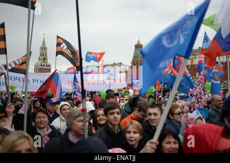 Moskau, Russland. 1. Mai 2015. Menschen besuchen die Gewerkschaften März anlässlich internationaler Tag der Arbeit in Moskau, Russland, 1. Mai 2015. Bildnachweis: Pavel Bednyakov/Xinhua/Alamy Live-Nachrichten Stockfoto