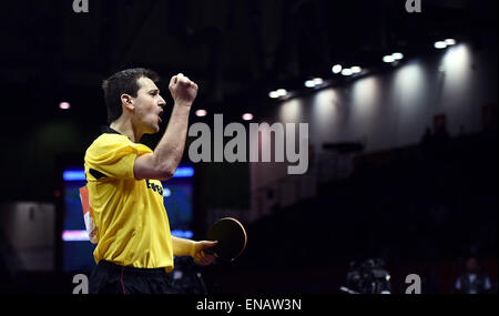 Suzhou, China Jiangsu Provinz. 1. Mai 2015. Deutschlands Timo Boll feiert nach der Herren Einzel gegen Wong Chun Ting von Hong Kong China bei der 53. Tischtennis-Weltmeisterschaft in Suzhou, Stadt der Osten Chinas Jiangsu Provinz, am 1. Mai 2015-Spiel. Bildnachweis: Li Xiang/Xinhua/Alamy Live-Nachrichten Stockfoto