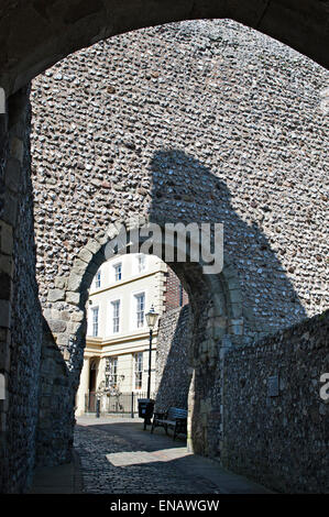 Eingang Tor bei Lewes Castle, Sussex, UK Stockfoto