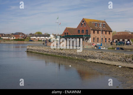 ESCC, Kai, Pfad, Hafen, Emsworth, Reflexion Stockfoto