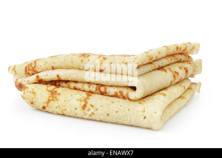 hausgemachte Blinis oder Crepes gefaltet, isoliert Stockfoto