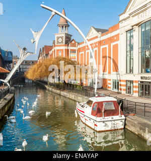 Der Fluss Witham und das Empowerment Skulptur, Lincoln, England, Großbritannien Stockfoto