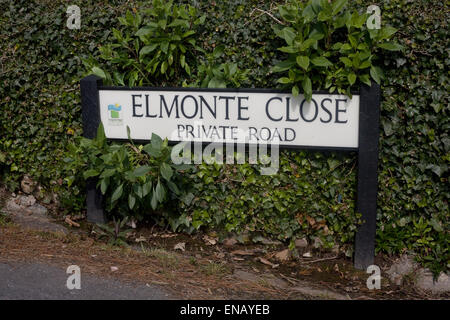 Zeichen am Ende der Elmonte private Straße Schließen in Teignmouth Stockfoto