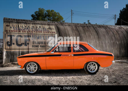 Ford Escort MKI Mexiko farbige Orange in Malta mit einem Cosworth-Motor auf das Glas funktioniert. Stockfoto