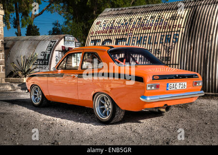 FFord MKI Escort Mexico farbige Orange in Malta mit einem Cosworth-Motor auf das Glas funktioniert. Stockfoto